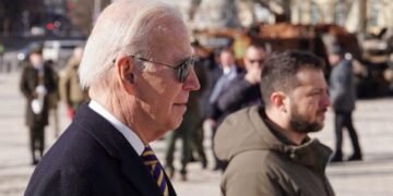 Vuelo secreto y tren nocturno: cómo Biden llegó a Kiev