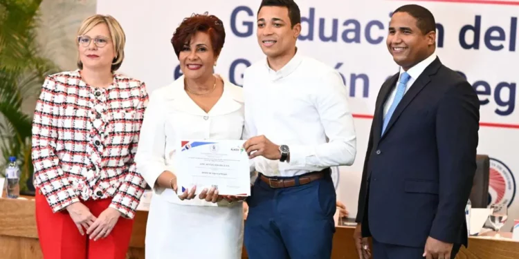 Josefa Castillo dice propósito de Abinader es hacer una administración pública eficiente