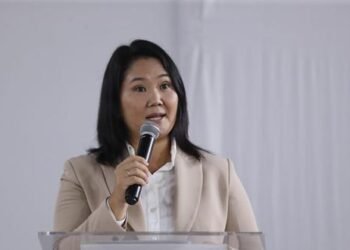 Keiko Fujimori pide adelanto de elecciones en Perú y afirma que no se postulará