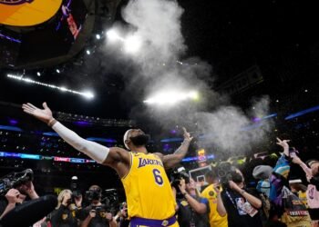 LeBron James se convierte en el máximo anotador en la historia de la NBA