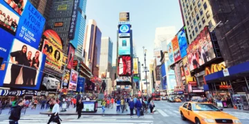 NY ya no exigirá vacuna anticovid a funcionarios y abre puerta a los despedidos