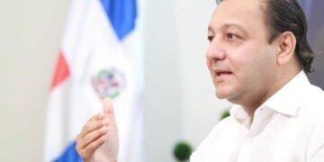 Abel Martínez califica proyecto de ley de migrante que cursa en el Senado dominicano de “alta traición”