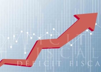 Economista explica sigue siento elevado el déficit fiscal.