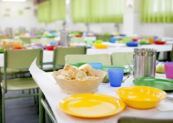 Estado Unidos establece reducir la sal y el azúcar en comidas escolares