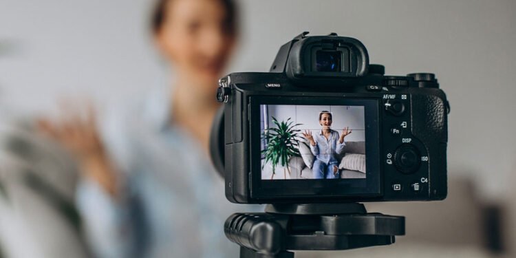 El trabajo soñado de los dominicanos es ser influencer, según Google