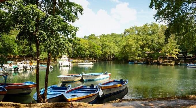 Ministerio de Turismo promete reconstrucción de la laguna Gri-Gri en Rio San Juan