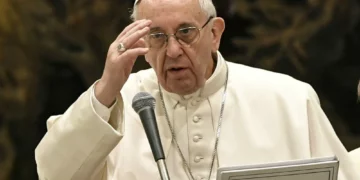 La «guerra civil» en el Vaticano contra el papa Francisco