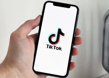Canadá prohíbe TikTok en dispositivos móviles del Gobierno
