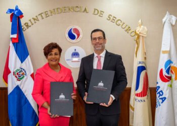 Superintendencia de Seguros y Cámara de Comercio de Santo Domingo firman acuerdo de colaboración