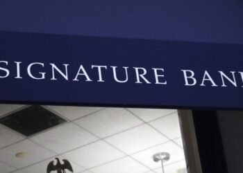 Colapsa el Signature Bank y es la tercera mayor quiebra en la historia bancaria de EE.UU.
