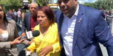 Diputada del PLD resulta herida en manifestación frente al Palacio de Justicia