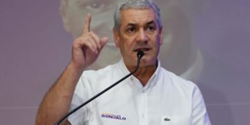 Gonzalo Castillo dice estar detenido «injustamente» y pide calma a seguidores