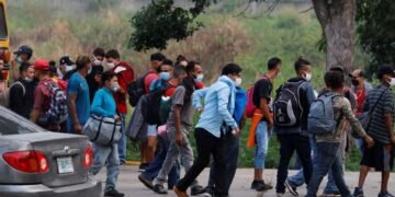 OMS insta países a salvaguardar salud de refugiados y migrantes