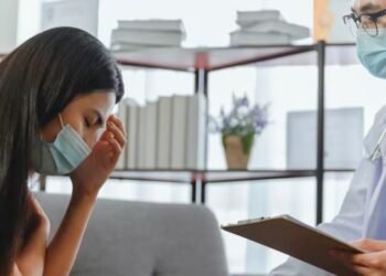 Millones de personas padecen síndrome poscovid en el mundo (OPS)