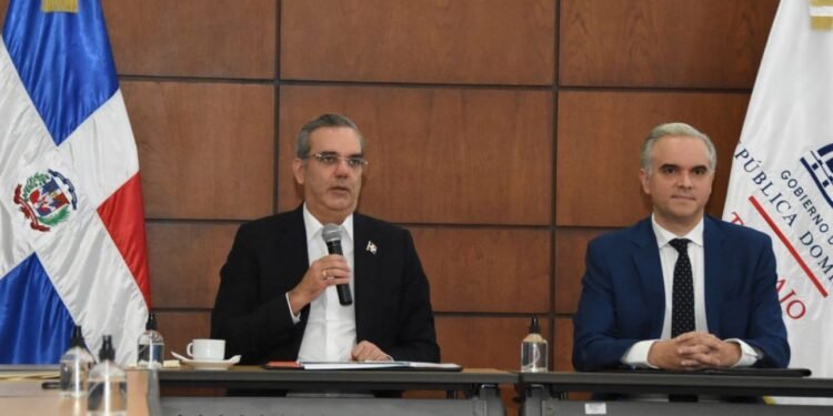 Presidente Luis Abinader: aumento salarial consensuado fue el “más conveniente ante situación actual»