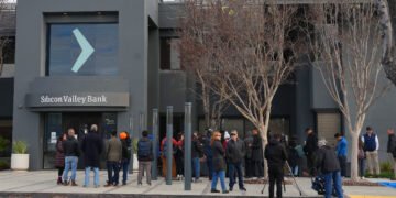 América Latina reacciona con cautela ante caso de bancos EE.UU.