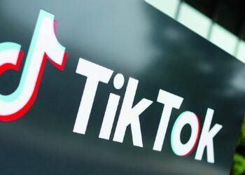El CEO de TikTok admitió ante el Congreso de EEUU que directivos de su empresa matriz pertenecen al Partido Comunista Chino
