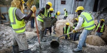 Proponen regularizar haitianos que trabajan en la construcción