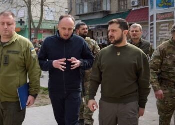 Ucrania «reconstruirá todo» lo destruido por Rusia, dice Zelenski