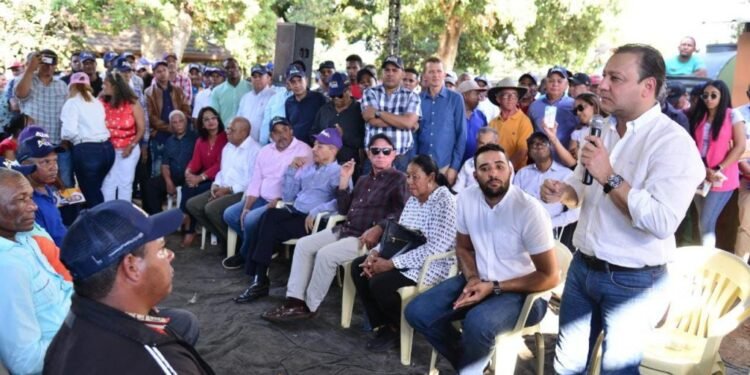 Abel Martinez califica de «hipócrita» la posición del Presidente sobre tema haitiano