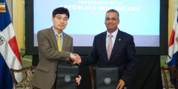 Ministerio de la Presidencia y agencia de Corea del Sur firman acuerdo para evaluación de construcción de aeropuerto en Pedernales