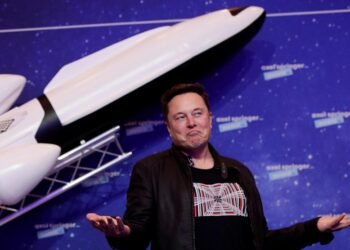 Musk espera lanzar nave espacial totalmente reutilizable el mes que viene