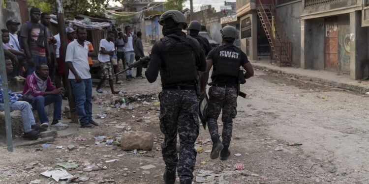 Blinken dice que EEUU y Canadá están analizando intervención en Haití