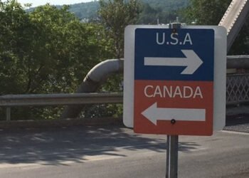 Migrantes llegan de Nueva York a Canadá