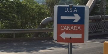 Migrantes llegan de Nueva York a Canadá
