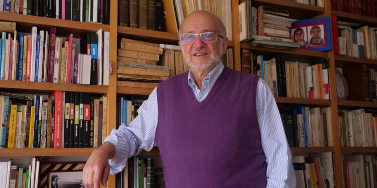 Daniel Samper: «sera difícil que la inteligencia artificial logre reemplazar a un escritor o a un poeta»