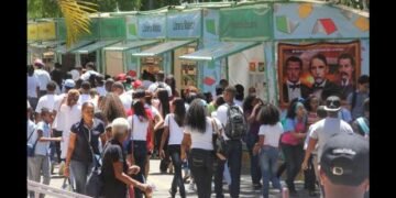 Regresa la Feria del Libro a la Plaza de la Cultura
