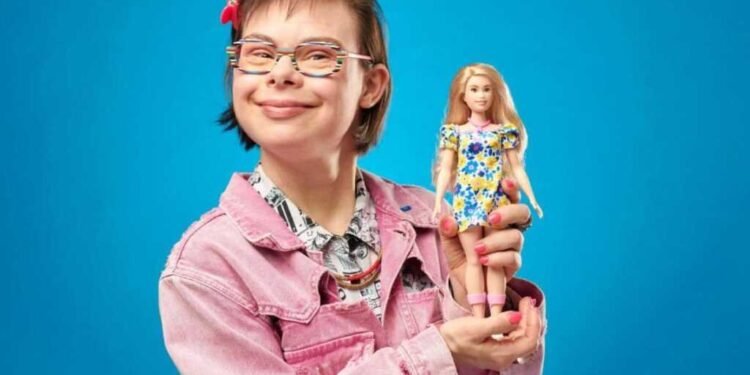 Presentan Barbie en honor a pacientes con síndrome de Down