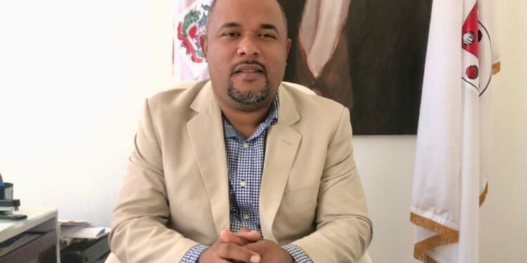 Presidente concejo de regidores de Santiago le responde al regidor perremeísta Pedro Gómez