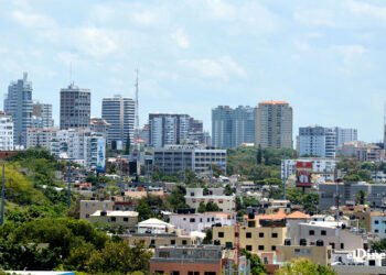 Economista dice PIB acumulado del país supera en 27% al de otras naciones