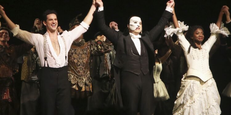 «El fantasma de la Ópera», baja de cartel en Broadway tras 35 años