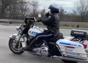 Dominicana dirige patrulla motorizada de la Policía de Nueva York