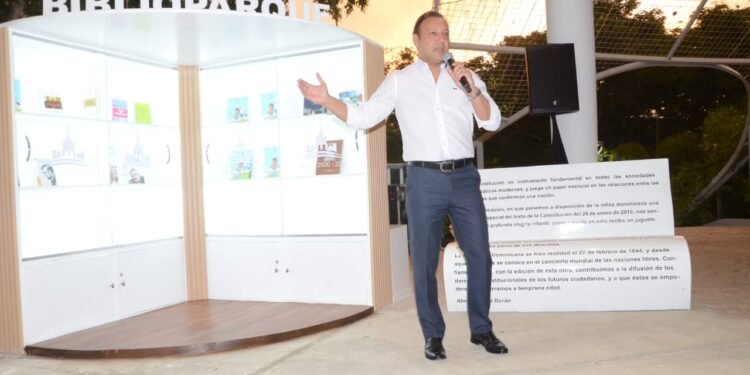 Abel Martínez entrega en Santiago primer biblioparque de República Dominicana