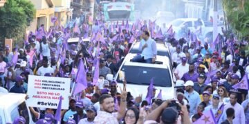 Abel Martínez moviliza miles de seguidores en Hato Mayor y Villa Altagracia 