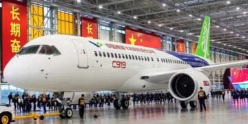 La empresa china Comac tiene suspendida el lanzamiento del avion C919 desde hace tres meses