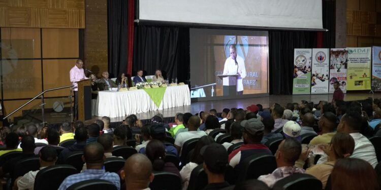 Lanzan programa de formación para trabajar en EEUU, Canadá y Puerto Rico