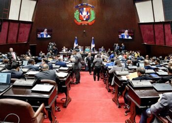 Senadores y diputados recibirán $650 mil y $950 mil para Día de las Madres
