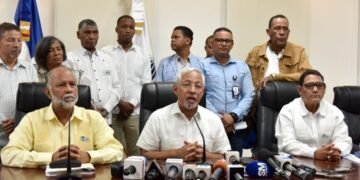 Ministro de Educación hace propuesta a la ADP para mejorar las condiciones económicas de los docentes jubilados y pensionados