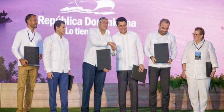 La OMT y RD firman compromiso para impulsar turismo amigable