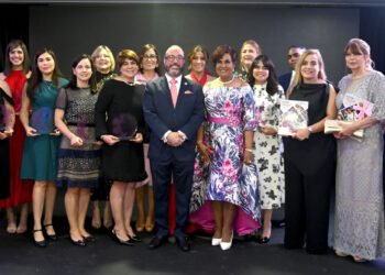 Superindente de Seguros reconoce 29 mujeres empoderadas del sector seguro