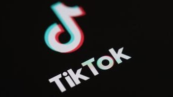 Demanda contra matriz de TikTok afirma que China accedía a datos de usuarios por una «puerta trasera»