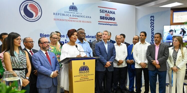 Josefa Castillo informa sector asegurador vendió más de 25 mil millones en el primer trimestre del año