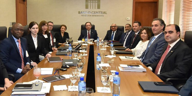 FMI: Economía dominicana debe reforzar el clima empresarial y las redes de protección social para crecimiento mas inclusivo