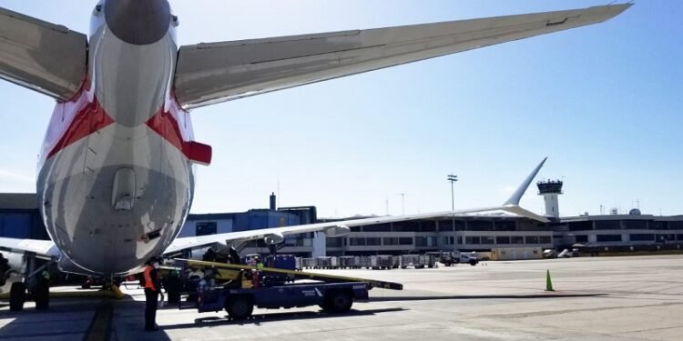 Gobierno emite alerta migratoria para pasajeros que ingresen al país desde El Salvador