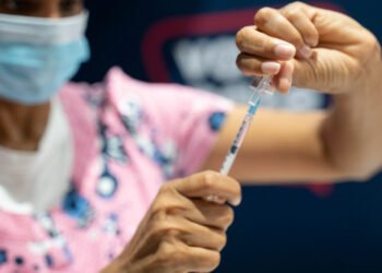 Covid-19 vuelve a embestir; el país registra un notable aumento de casos