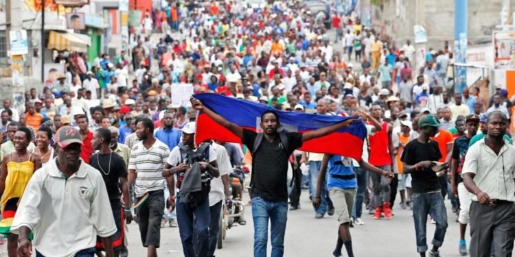 Haití en riesgo de guerra civil si no hay intervención internacional, dice ministro